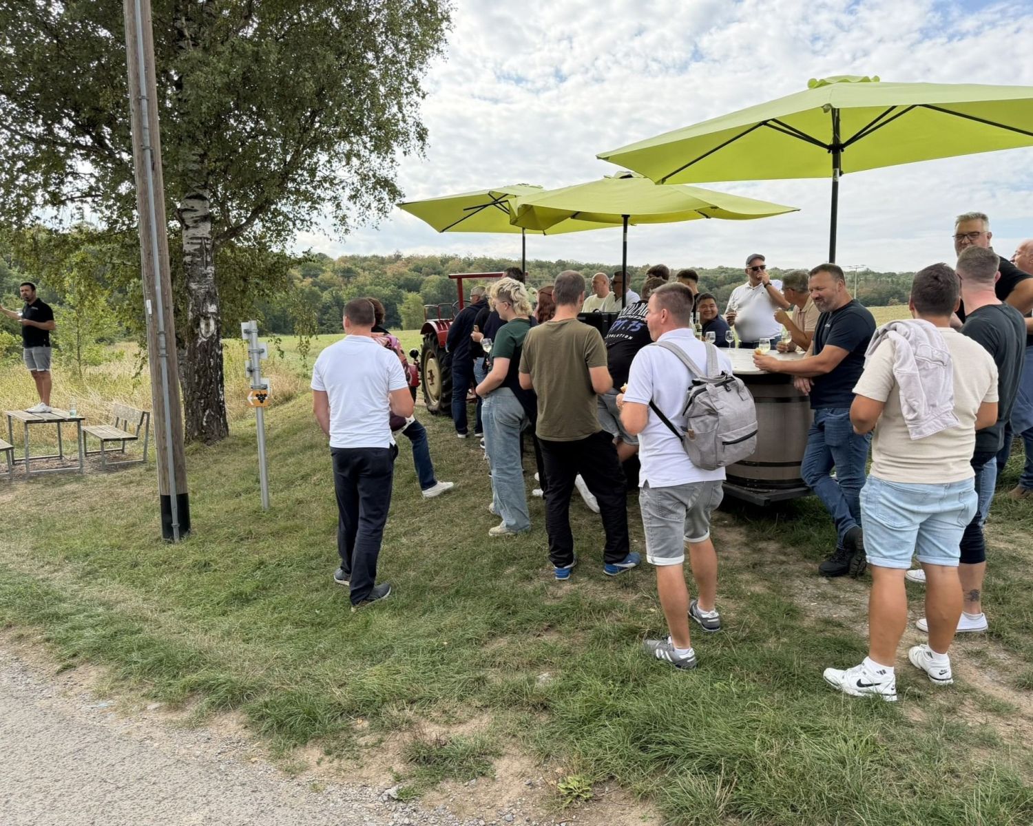 Betriebsausflug Wanderung mit der Rollenden Weinbar